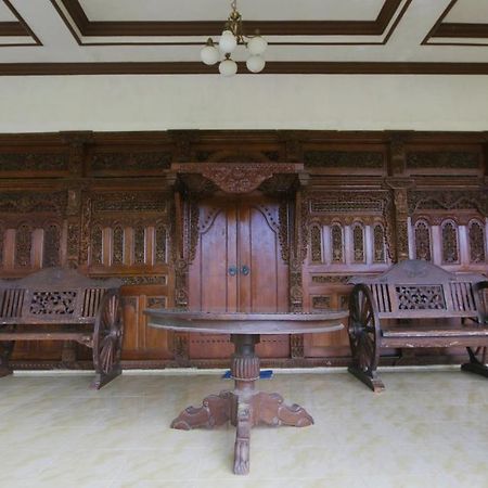 Alista Hotel Bondowoso Bagian luar foto