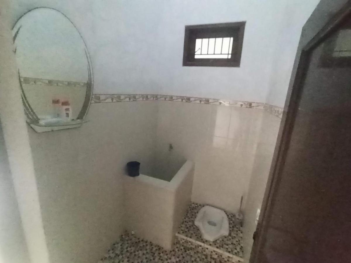 Alista Hotel Bondowoso Bagian luar foto