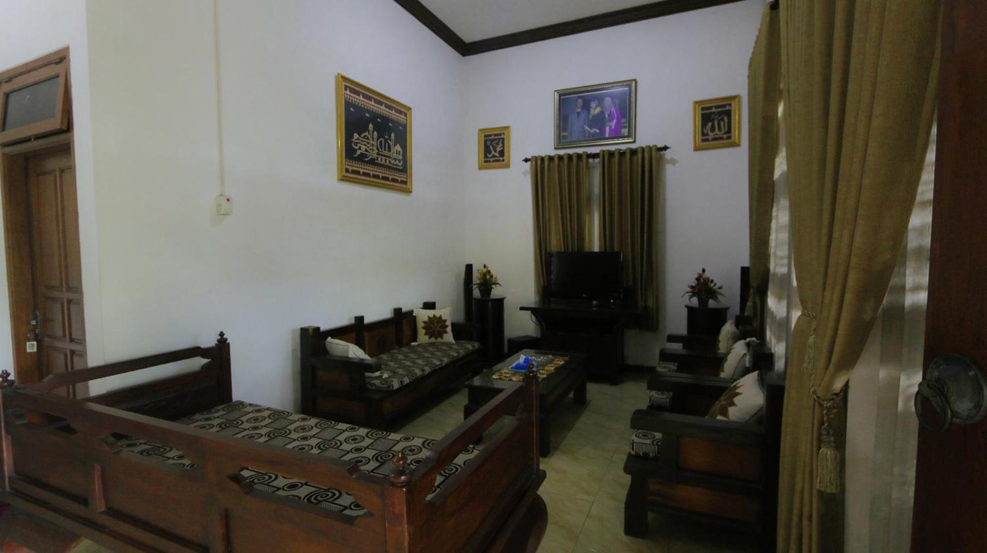 Alista Hotel Bondowoso Bagian luar foto